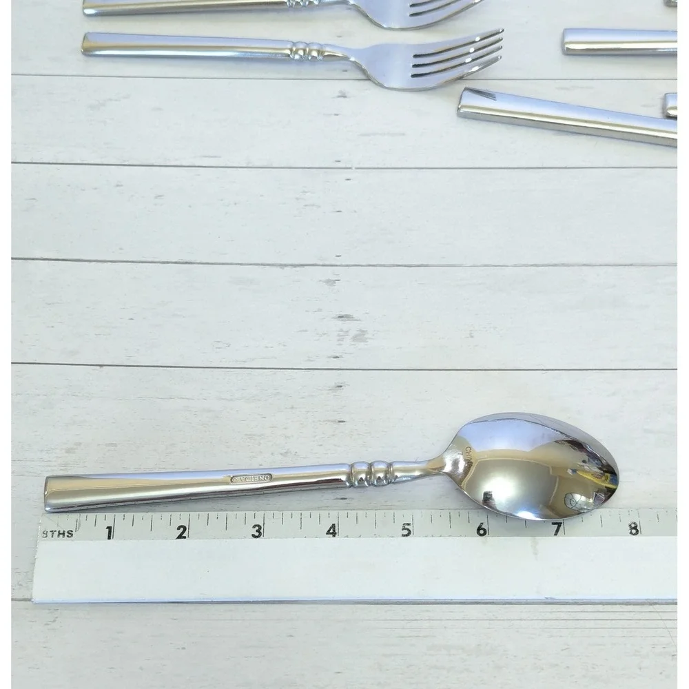 Oneida 18/10 Tortola 3 Salad Fork, 4 Soup Spoon, 4 Dinner Knives Mixed Lot of 11